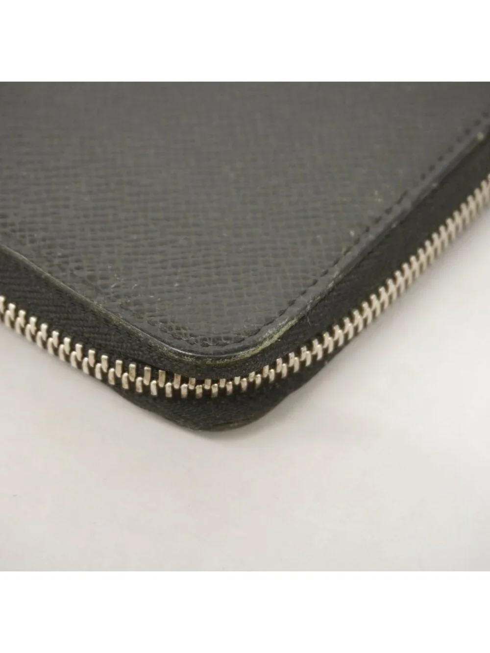 Louis Vuitton Wallet Taiga Zippy Vertical Ardoise